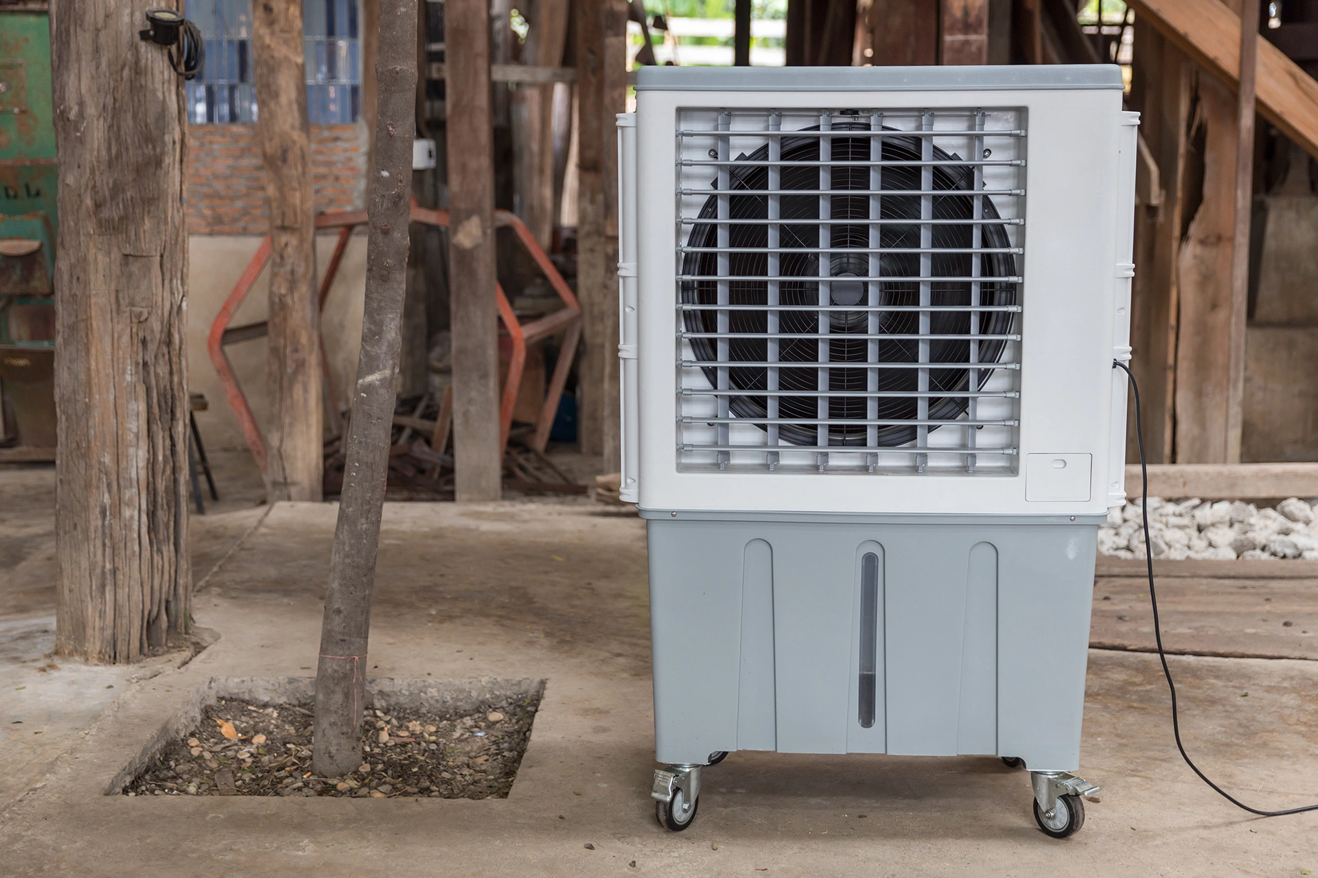 Nebulizzatore industriale Airtech per l’abbattimento delle polveri in cantiere e negli allestimenti fieristici