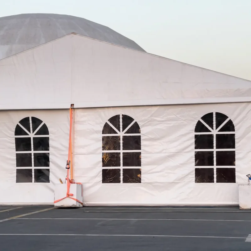 Raffrescare una fiera con rooftop a noleggio